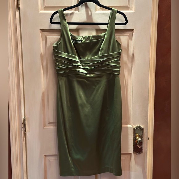 Jones New York Chartreuse Green Satin Dress! Stunning condition - Picture 1 of 3